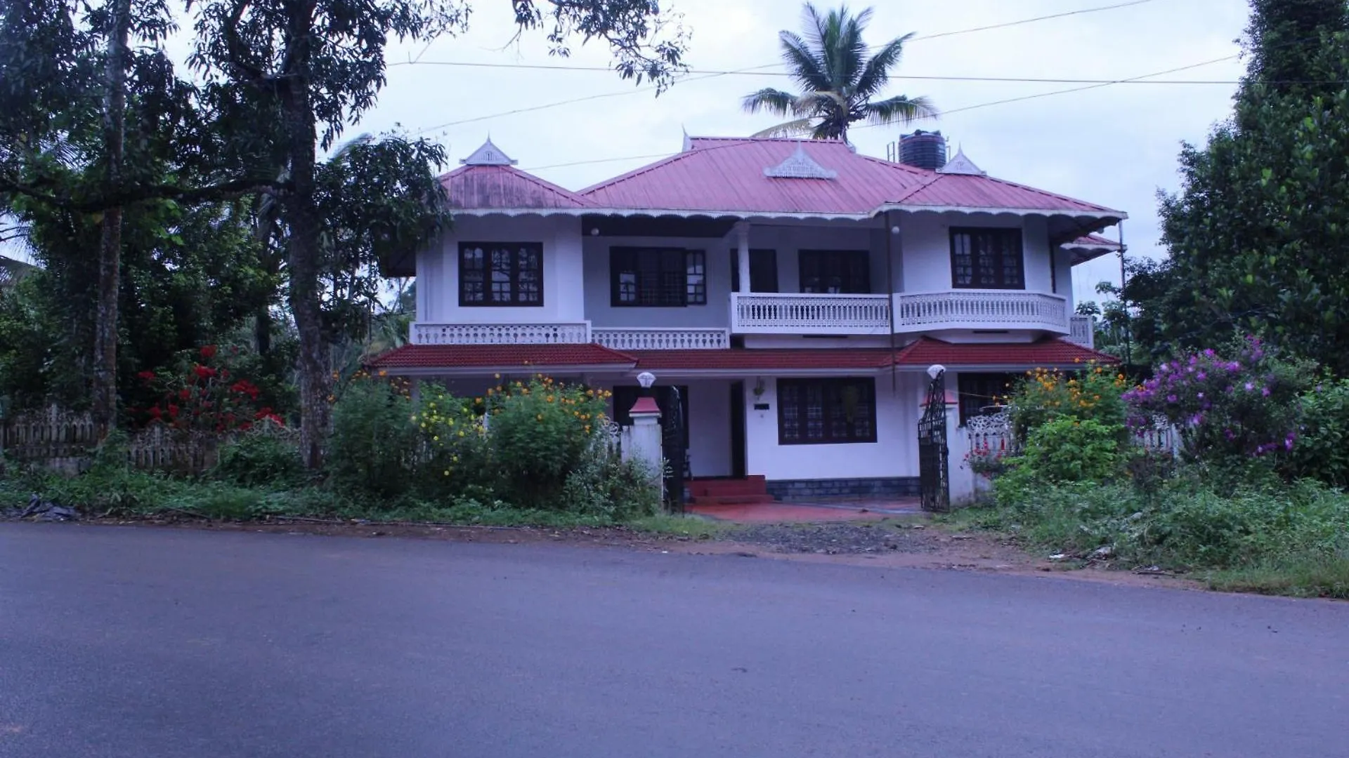 Ksk Homes Munnar Anaviratty 0*,