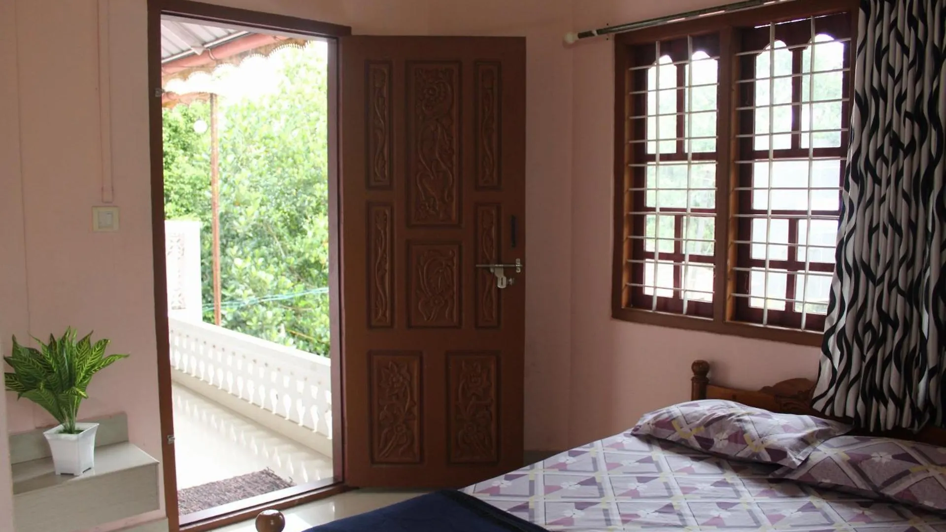 Ksk Homes Munnar Anaviratty Homestay
