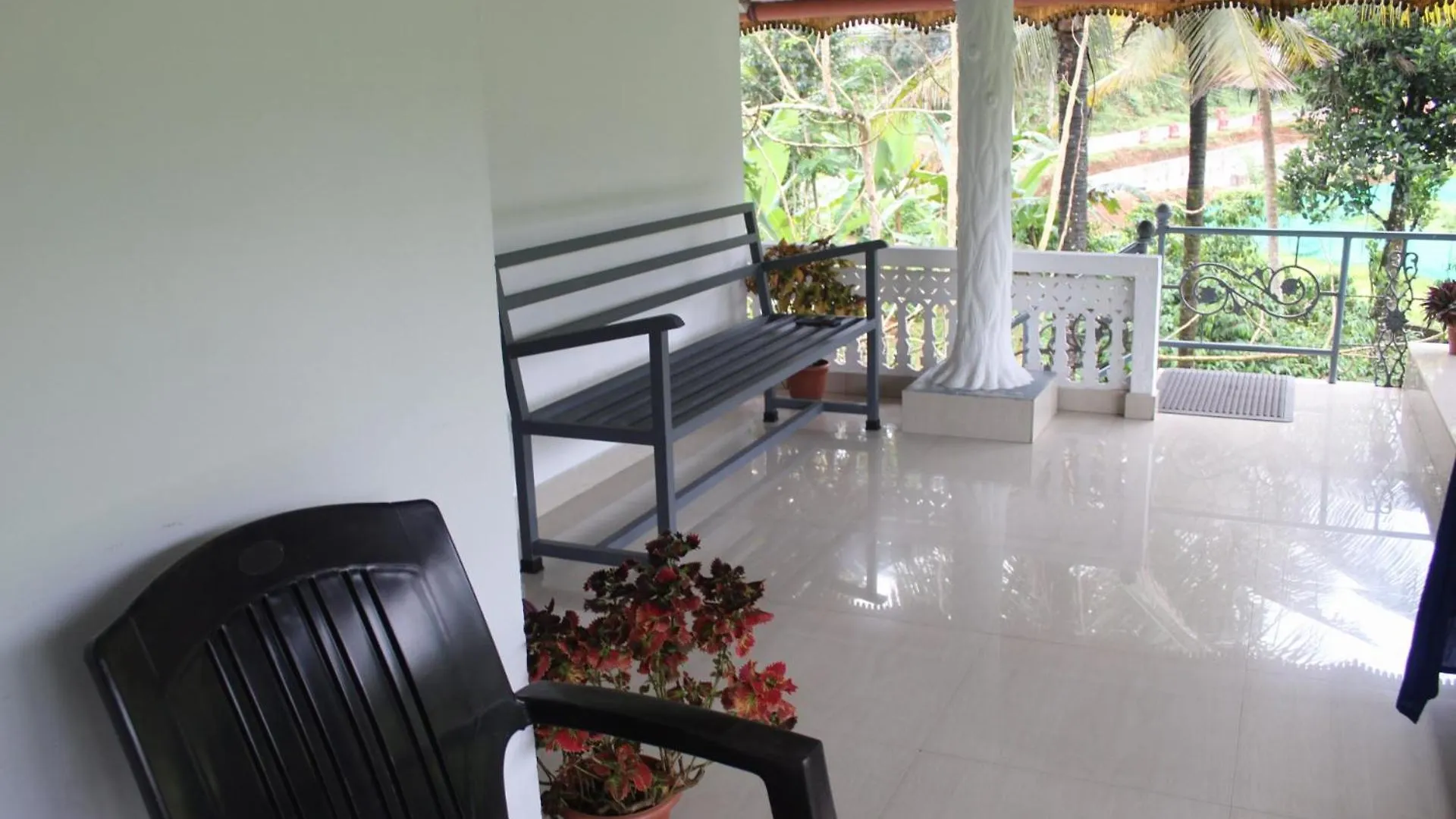 Ksk Homes Munnar Anaviratty Homestay
