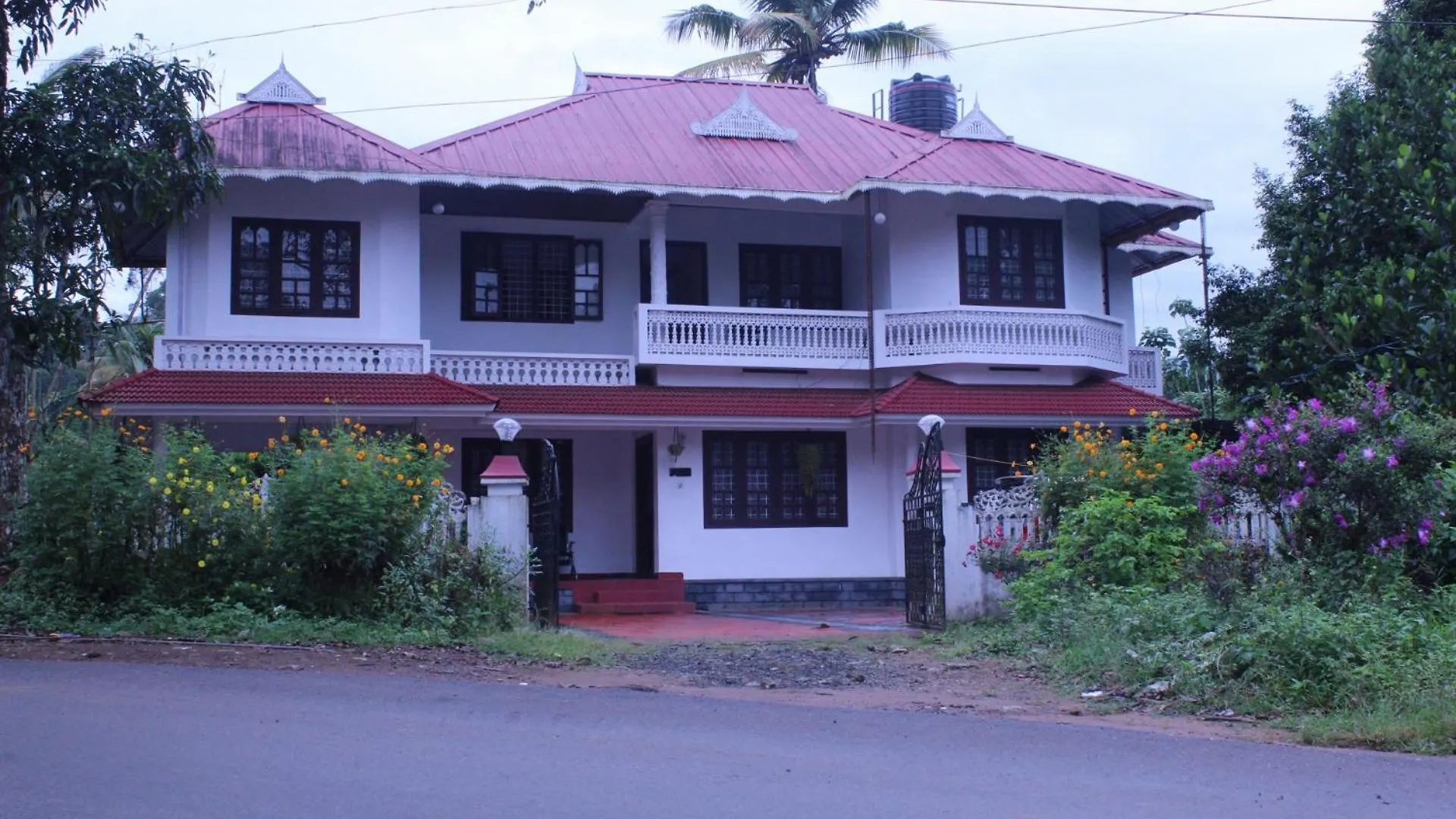 Ksk Homes Munnar Anaviratty Homestay